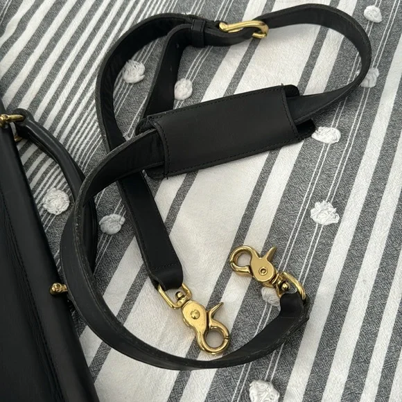 Beekman Black Leather Coach Briefcase with top handle and shoulder strap. 17x12” - Picture 10 of 13